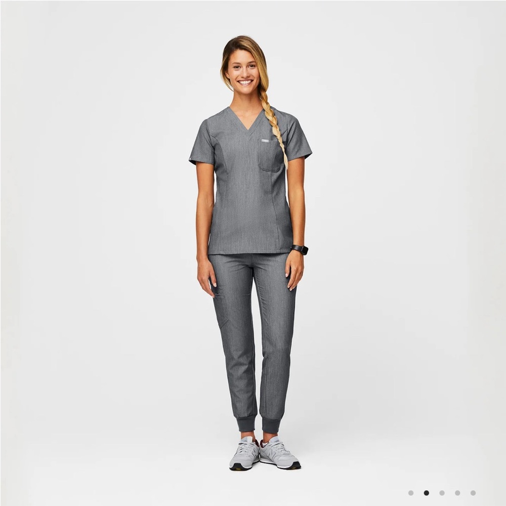 Graphite Figs Scrub Set, Joggers and T-shirt